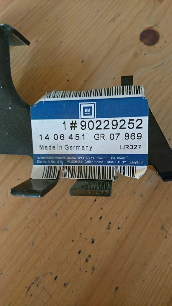 Omega A Senator B Halter Stoßstange hinten links Neu Original GM