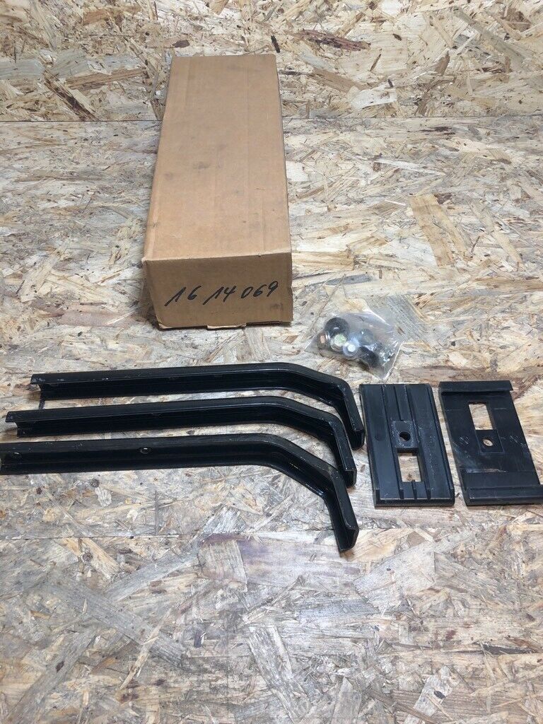 Original GM Opel Kadett E Stoßfänger Halter Vorne Stoßtange *NEU*