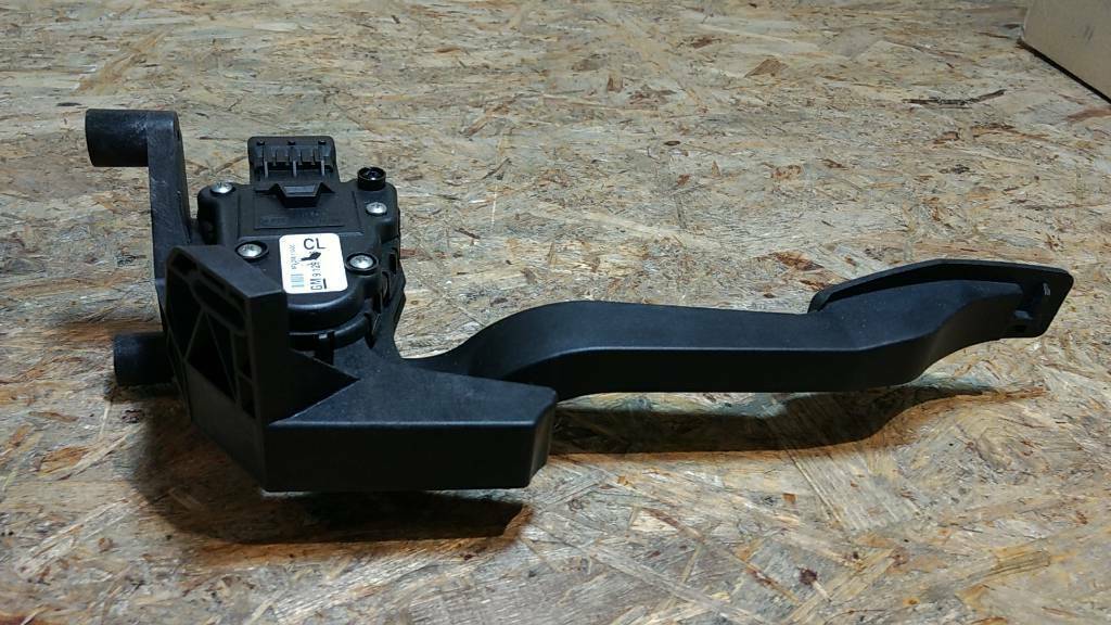 Original GM Opel Corsa C Tigra B Gaspedal elektronisch NEU
