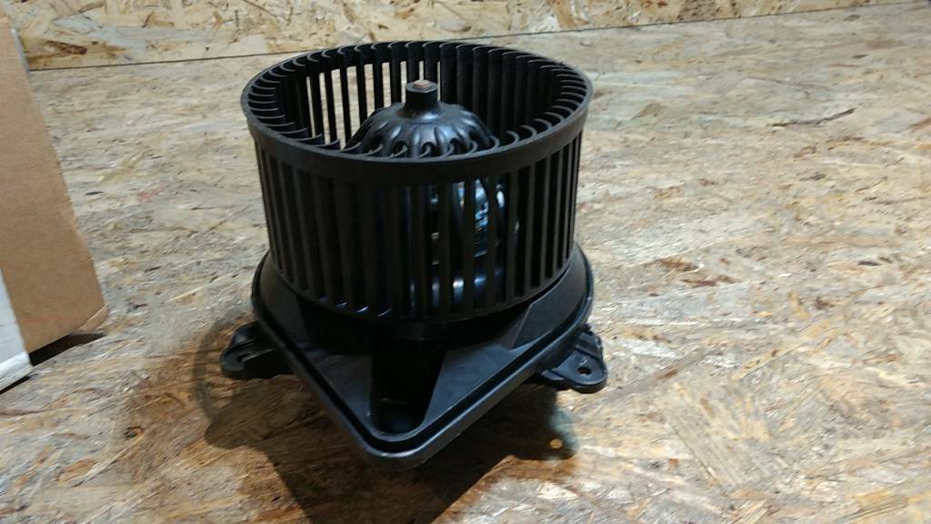 Original GM Opel Renault Master Gebläse Innenraum Lüftermotor NEU
