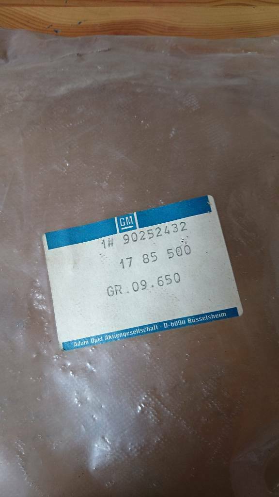 Omega A Boxengitter vorne links Neu Original GM