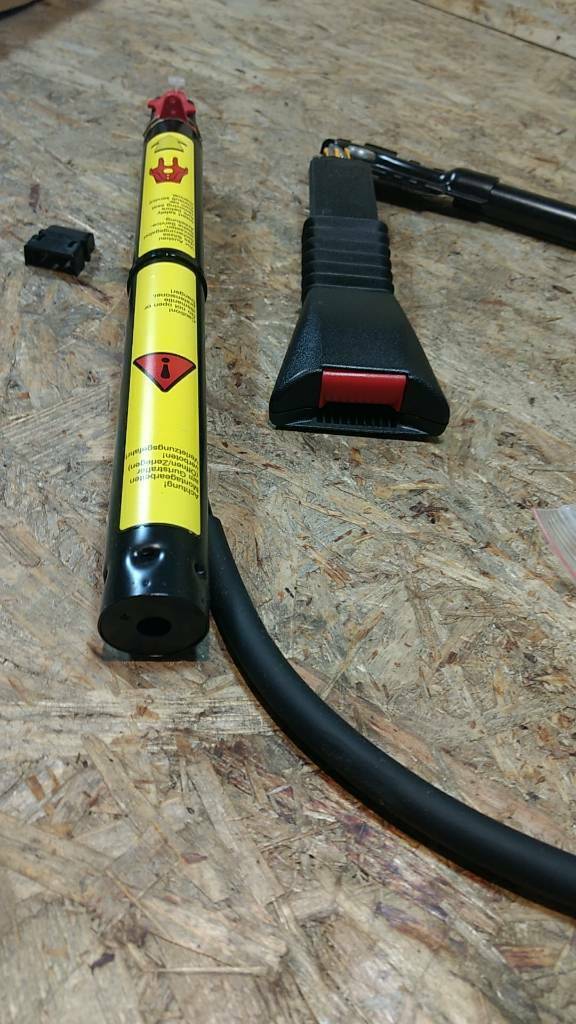 Original GM Opel Omega B Sicherheitsgurt rechts NEU
