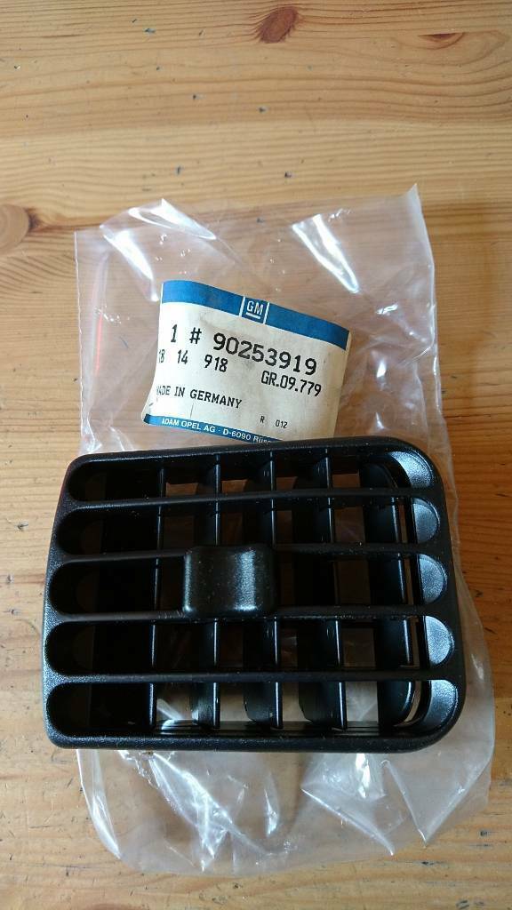 Omega A Luftdüse Lüftungsgitter Mitte Neu Original GM