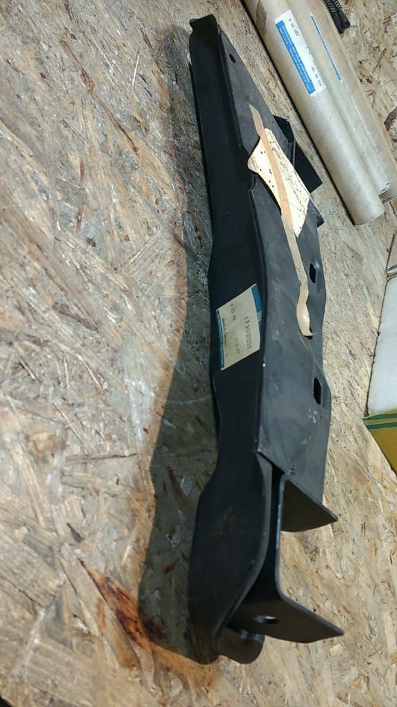 Original GM Opel Träger Lenker rechts Ascona C 81-88 NEU