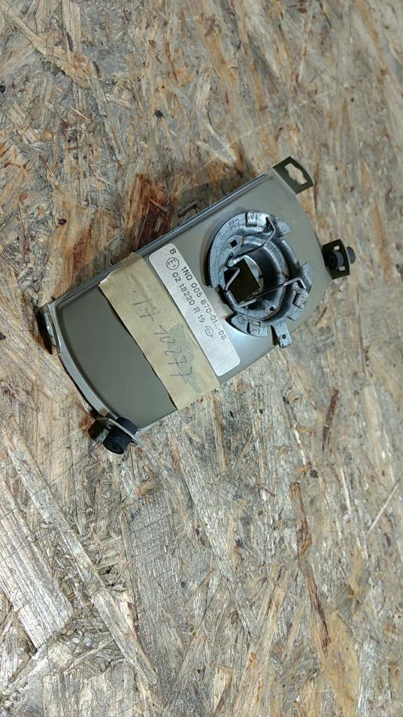 Original GM Opel Kadett E Nebelscheinwerfer Reflektor NEU