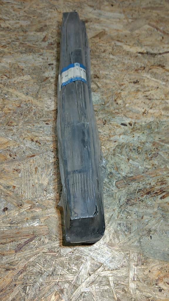 Opel Omega A Stoßstange Einsatz neu Original GM