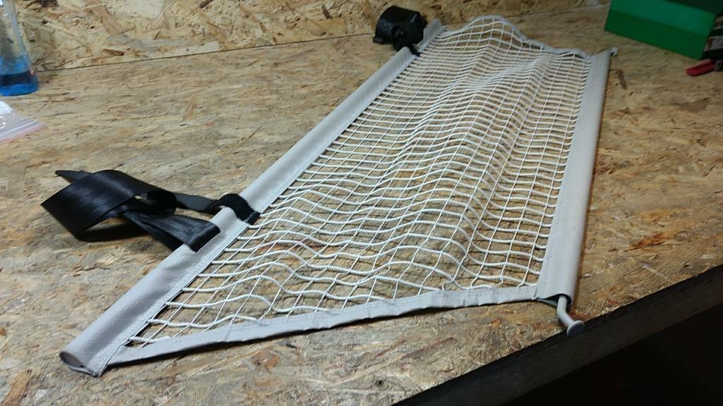 Original GM Opel Astra G Caravan Gepäckraumnetz Fangnetz NEU