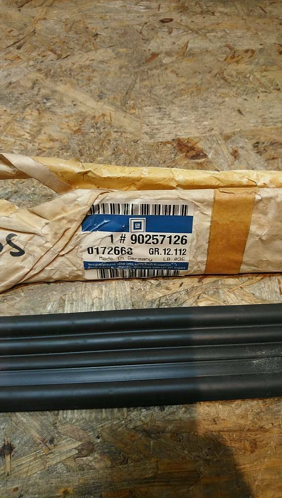 Kadett E Zierleiste neu Original GM