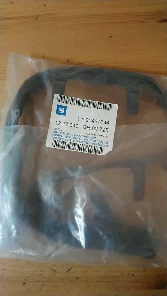 Opel Omega B Scheinwerferdichtung rechts neu Original GM