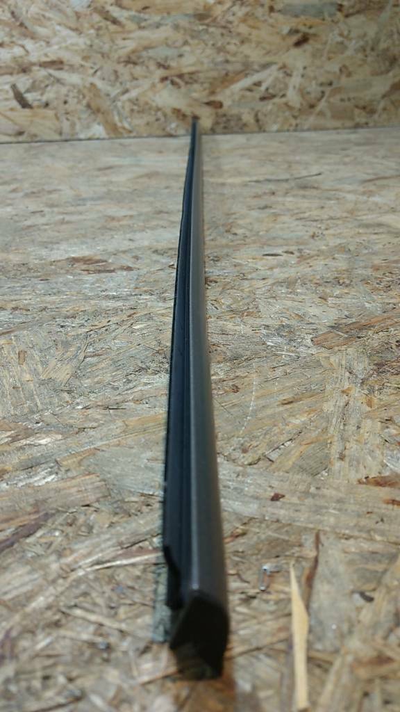 Original GM Opel Omega A Caravan Zierleiste NEU