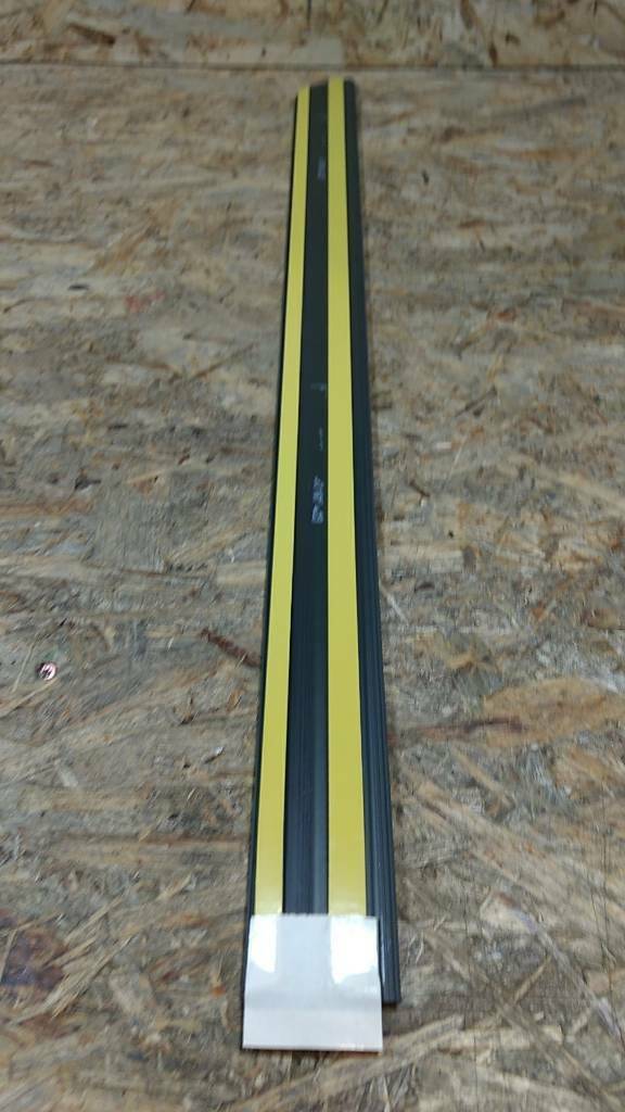 Original GM Opel Kadett E Schutzzierleiste Seitenwand NEU