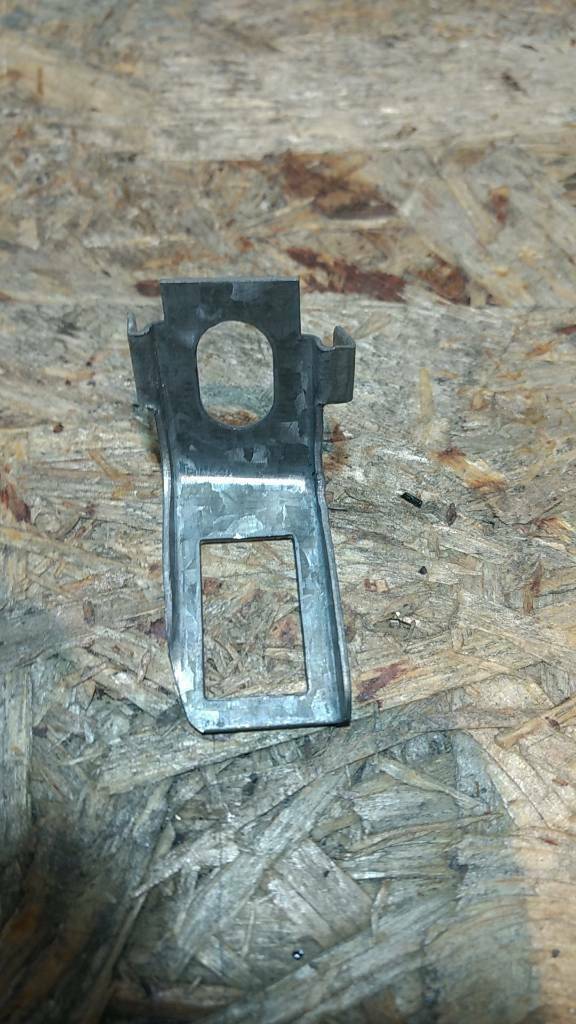 Original GM Opel Astra F Halter Kühlergitter rechts NEU