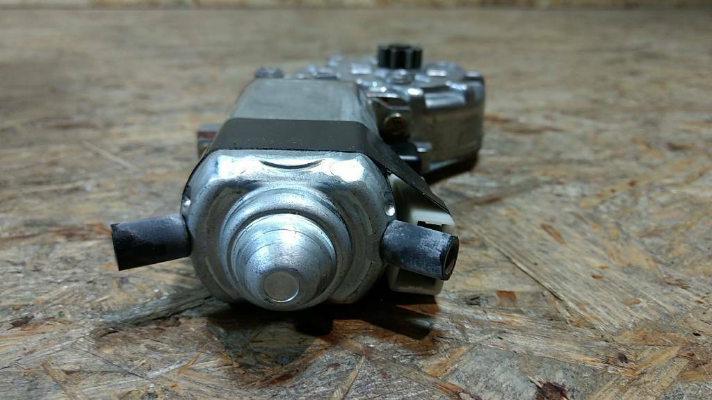 Original GM Opel Fensterhebermotor vorne links Corsa A NEU