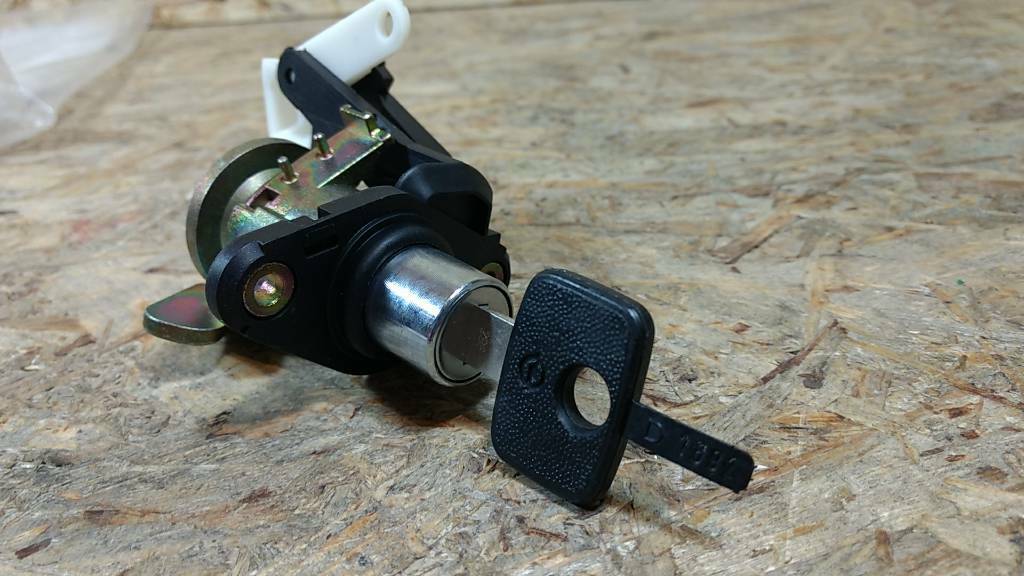 Original GM Opel Astra F Heckklappenschloss mit ZV NEU