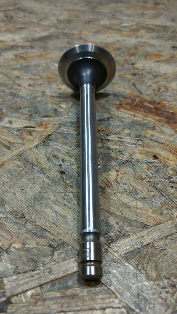 Original GM Opel Senator B Omega A 3.0 Auslassventil NEU