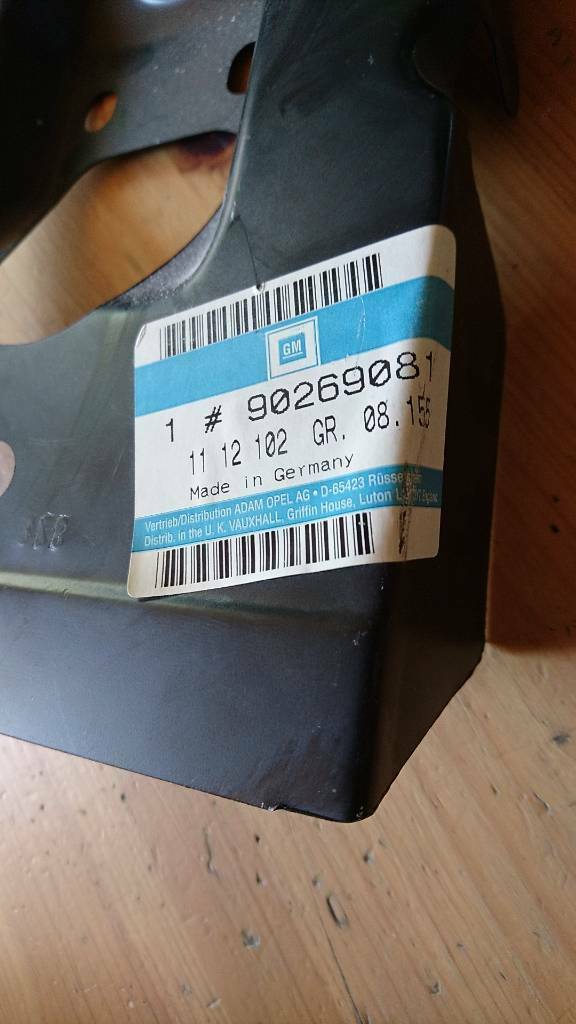 Vectra A Stütze Radeinbau vorne links neu original GM
