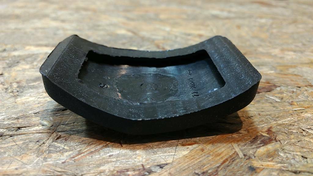 Original GM Opel Movano A Gummi Kupplungspedal NEU