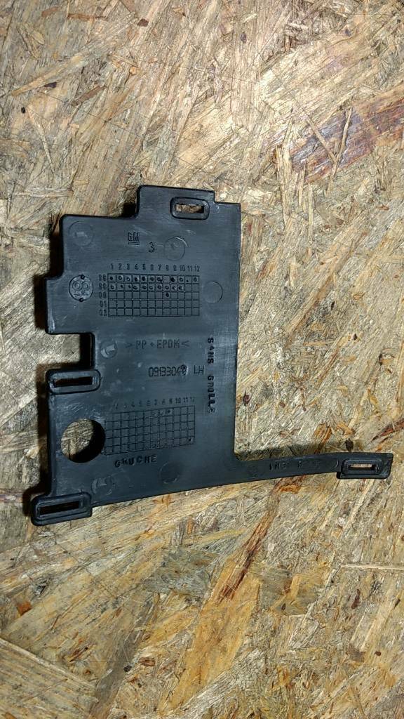 Original GM Opel Astra G Abdeckung rechts Stoßstange vorne NEU