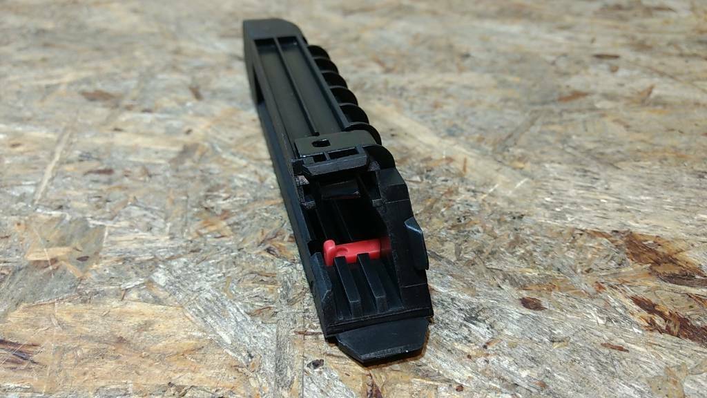 Original GM Opel Omega B Magazin Abdeckung Laderaum NEU