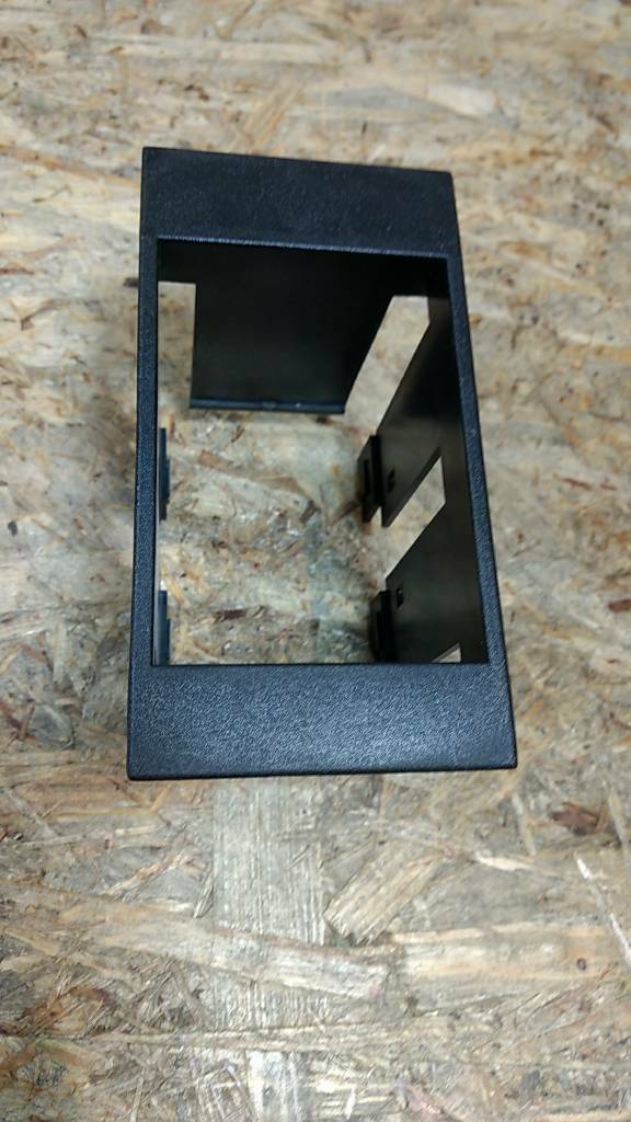 Original GM Opel Senator B Kassettenfach Mittelkonsole NEU