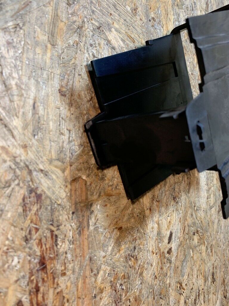 Original GM Opel Omega A Kassettenbox Rahmen Neu