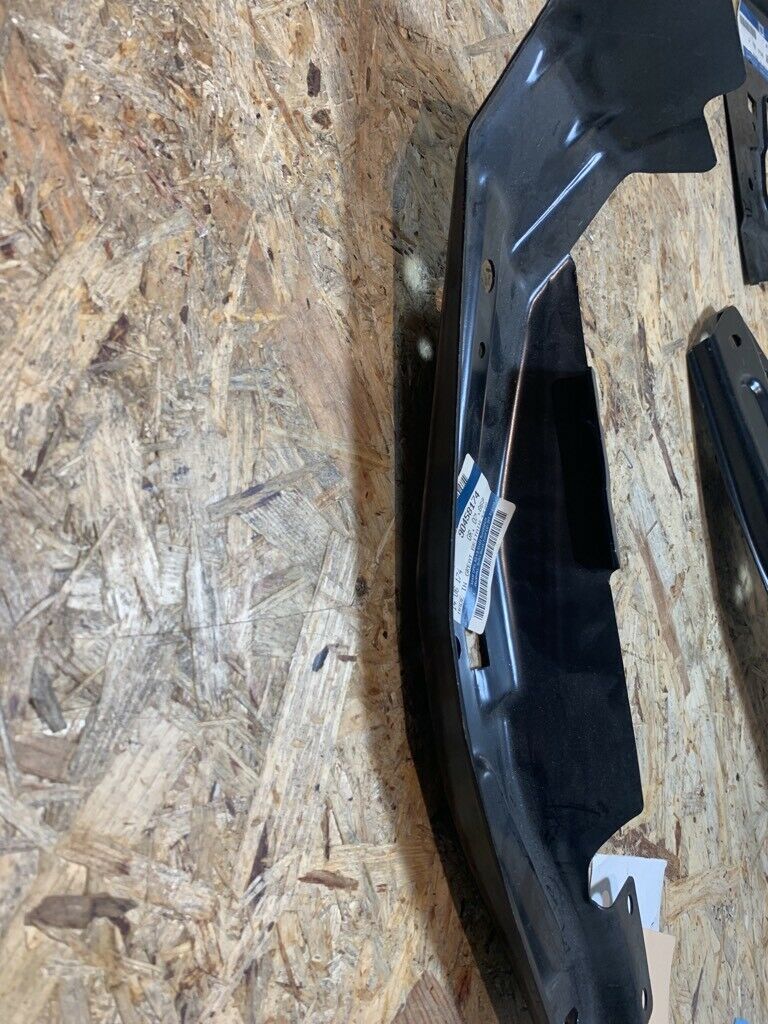 Original GM Opel Omega B Frontverkleidung Seitlicherhalter links NEU