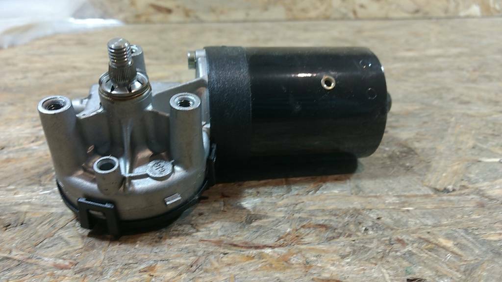 Original GM Opel Astra G Wischermotor vorne NEU