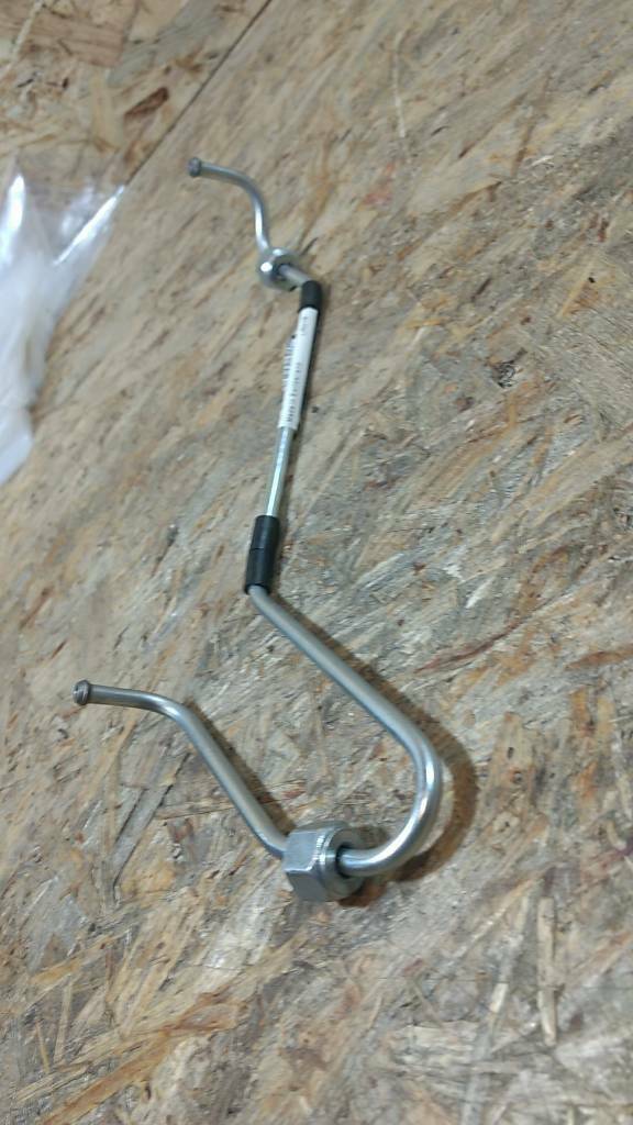 Original GM Opel Omega A Einspritzleitung Kraftstoffleitung Nr1 NEU