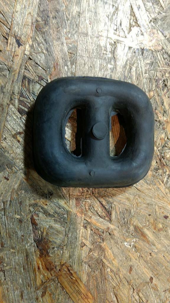 Original GM Opel Kadett E Omega A Auspuff Halter NEU