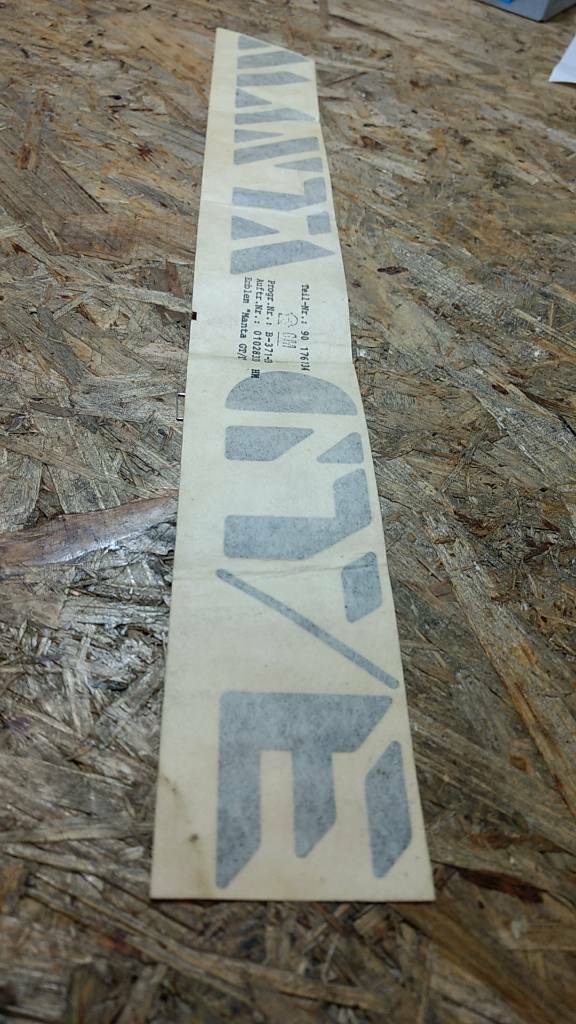Original GM Opel Manta GT E Schriftzug Aufkleber Emblem NEU