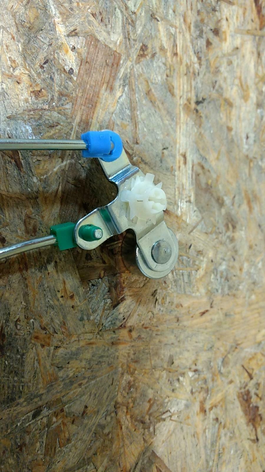 Agila A Sicherungsstange Türschloss h.r original GM Opel NEU