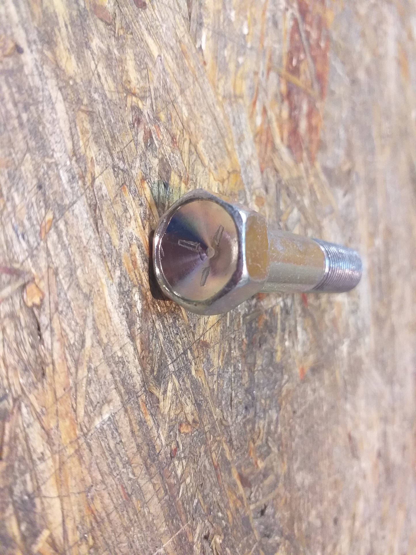 Chevrolet SparkBj 05-10 Schraube an Stoßdämpfer vorne original GM Opel NEU