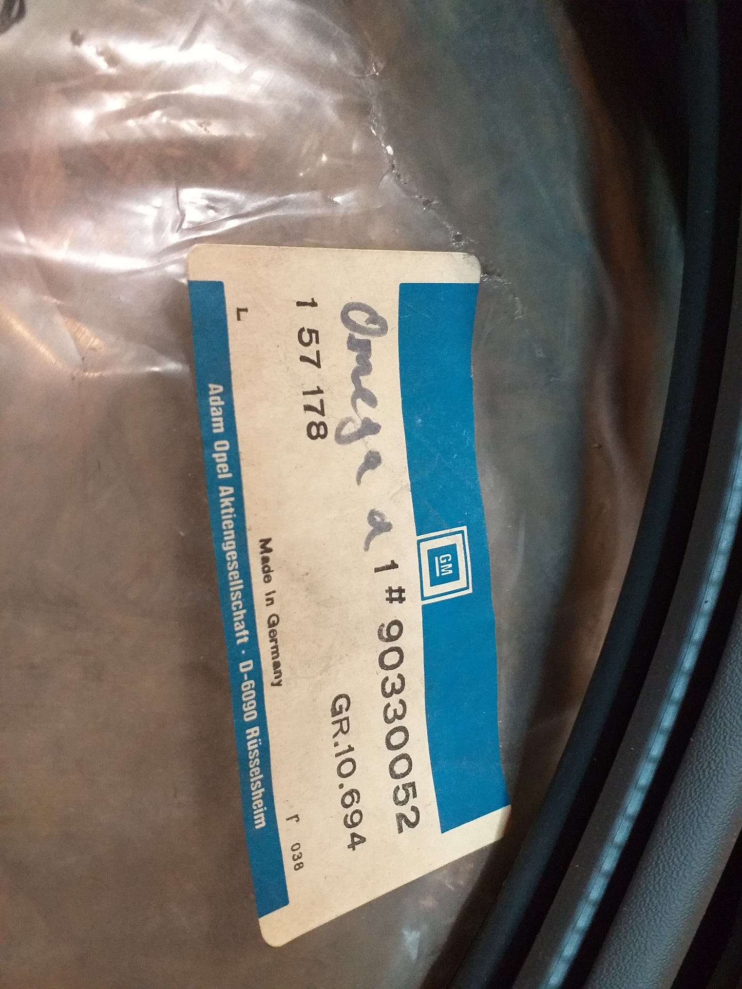 Omega A Gummiabdichtung hinten beidseitig original GM Opel NEU