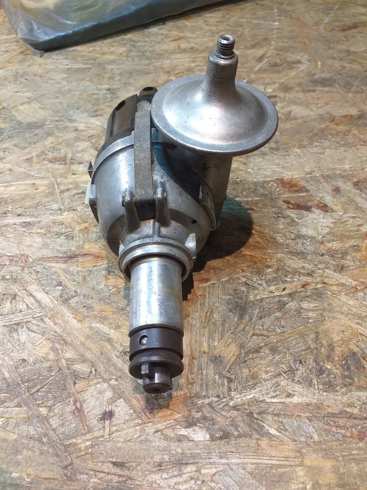Ford 100E Zündverteiler originial LUCAS NEU