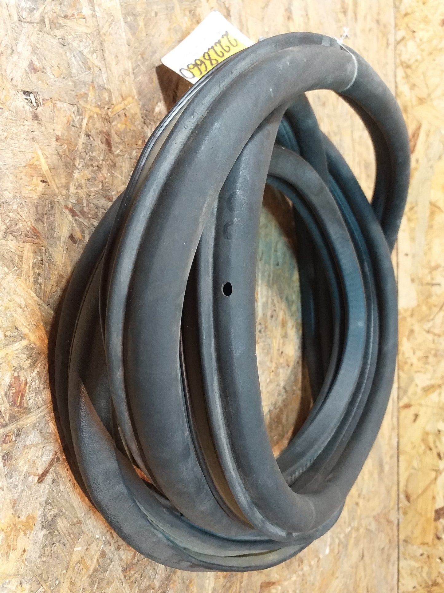 Ascona C Gummiabdichtung Hintertüre mit Flanschabdeckung, schwarz GEBRAUCHT