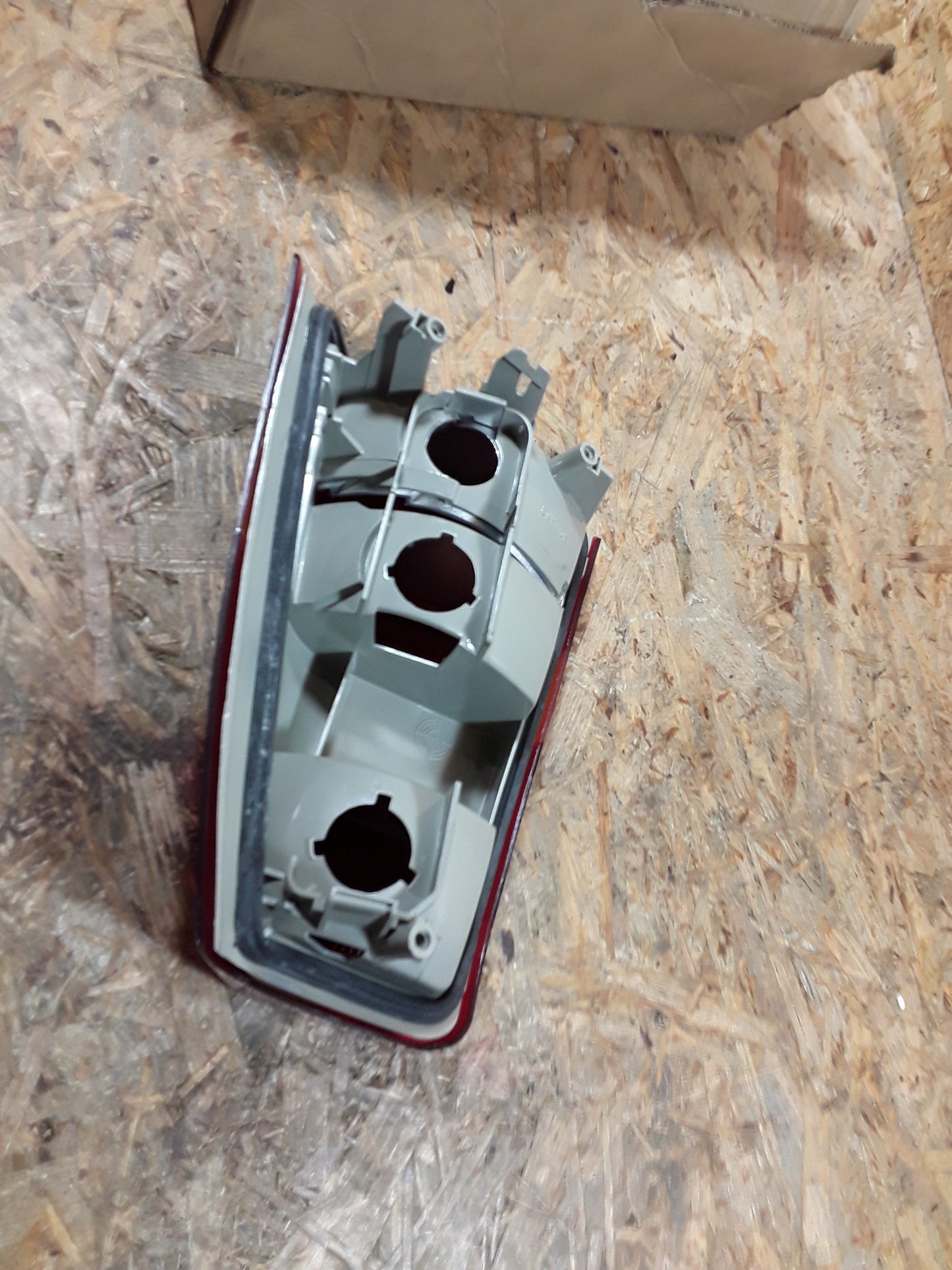 Kadett E Heckleuchte links original GM Opel NEU