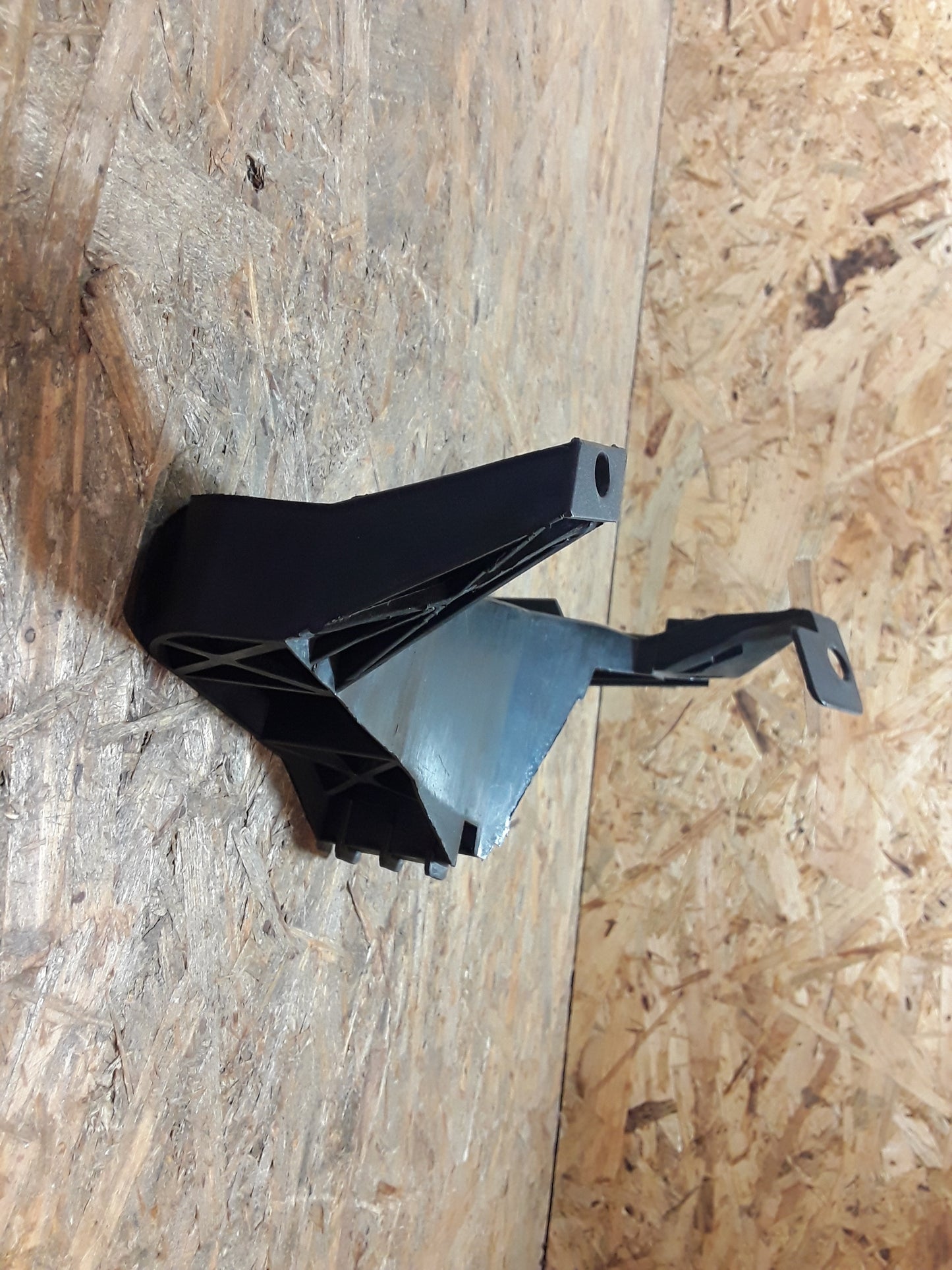 Omega A Halter Stoßstange hinten original GM Opel NEU