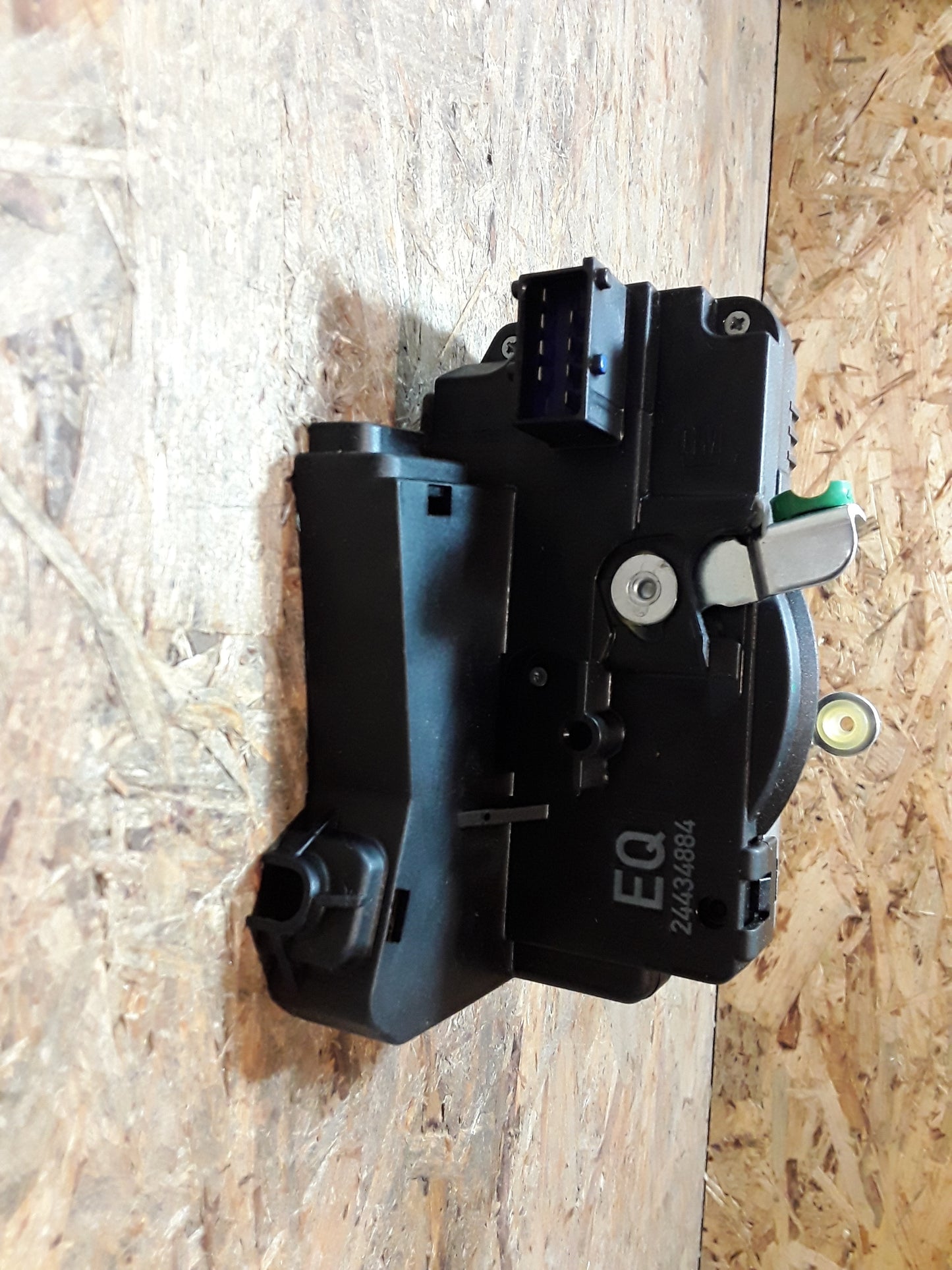 Corsa C Türschloss vorne links original GM Opel NEU
