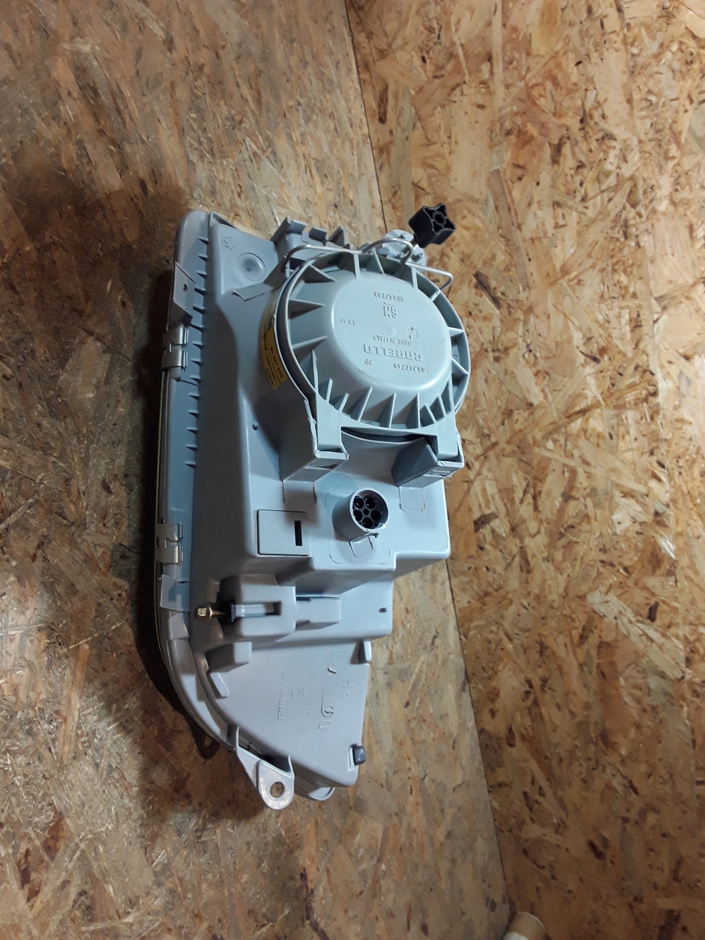 Omega A Hauptscheinwerfer rechts original GM Opel NEU