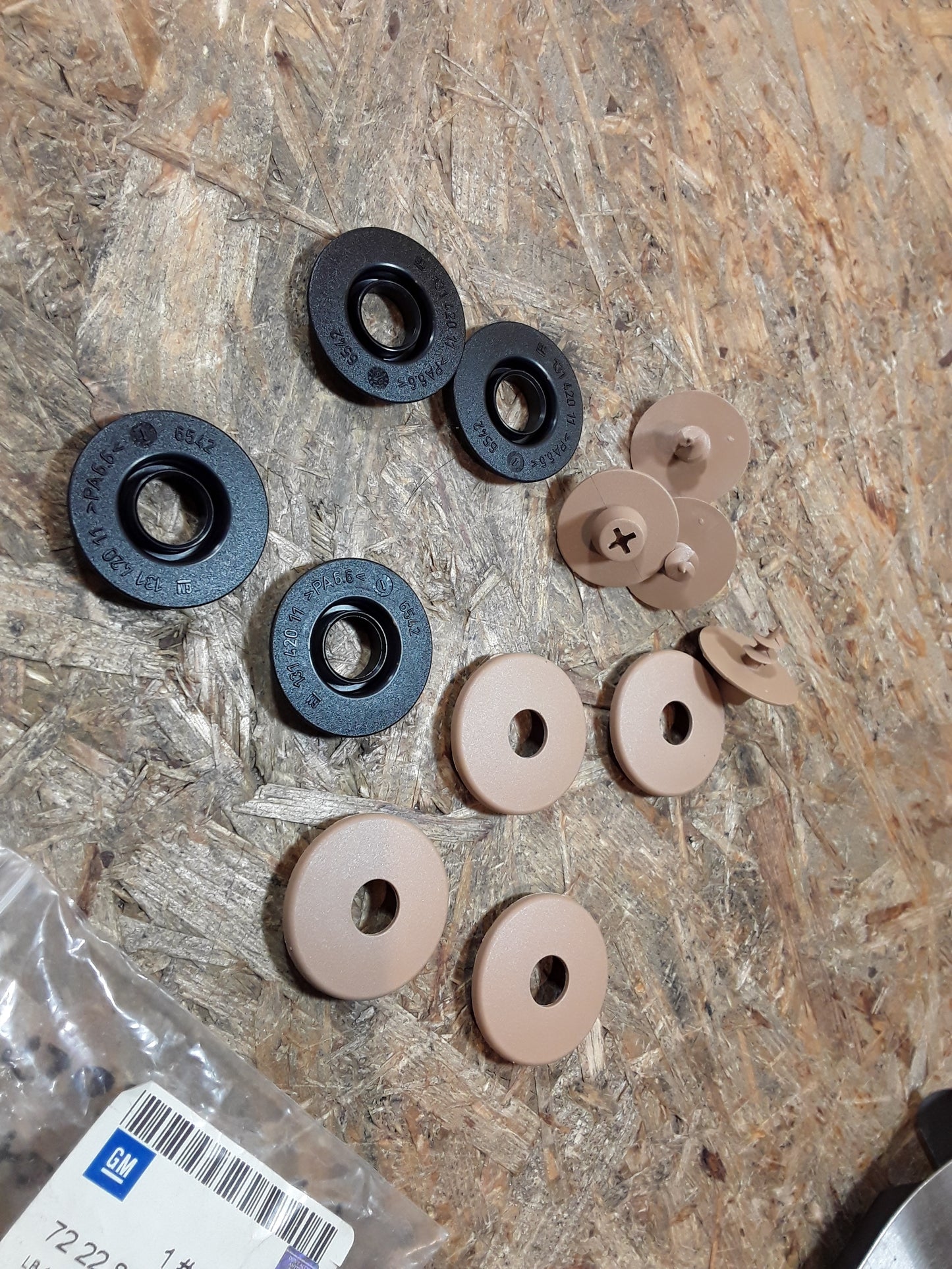 Astra H Corsa C Signum Vectra C Fußmattenclip beige-braun original GM Opel NEU