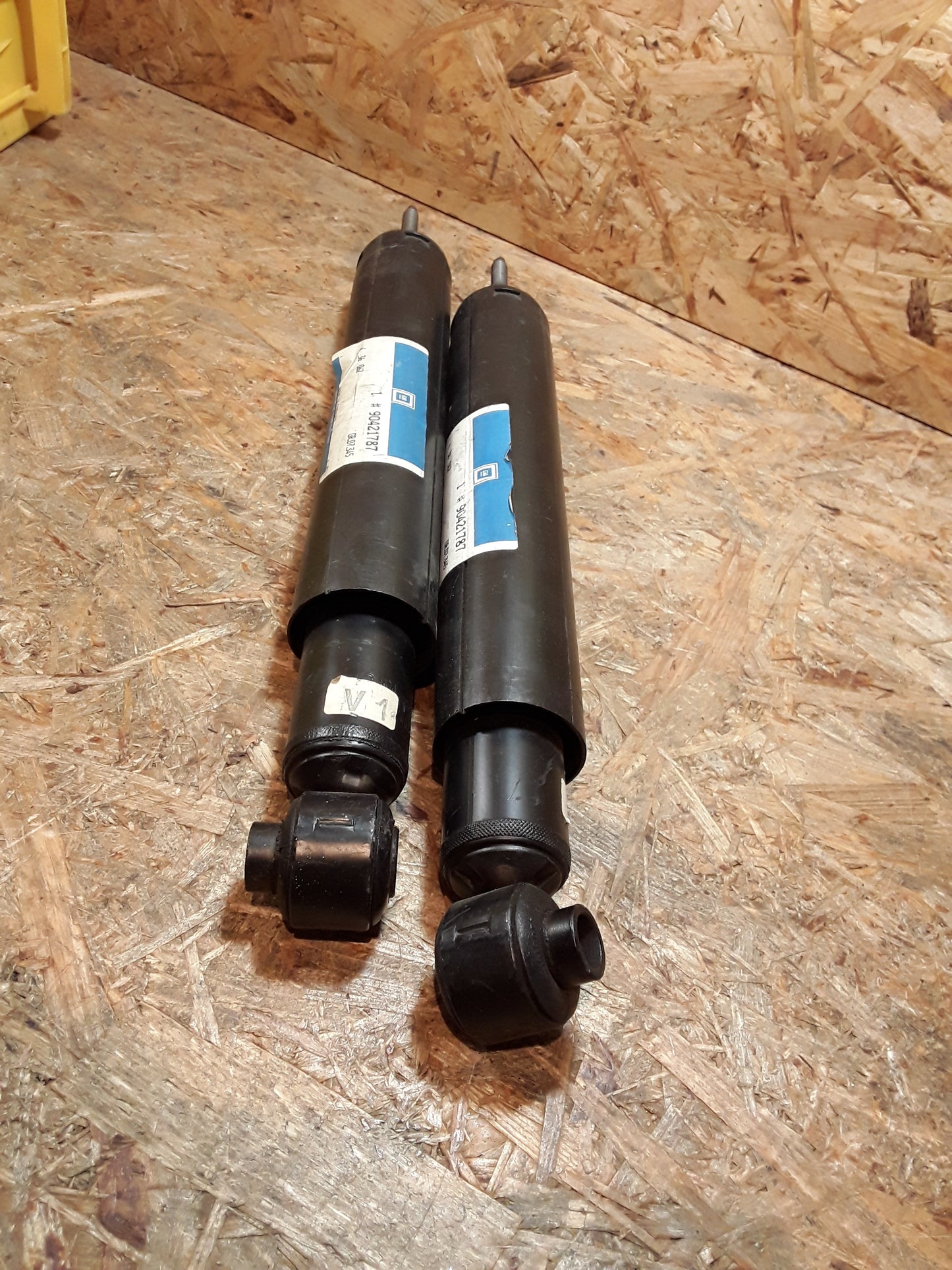 Omega A Satz Stoßdämpfer original GM Opel NEU