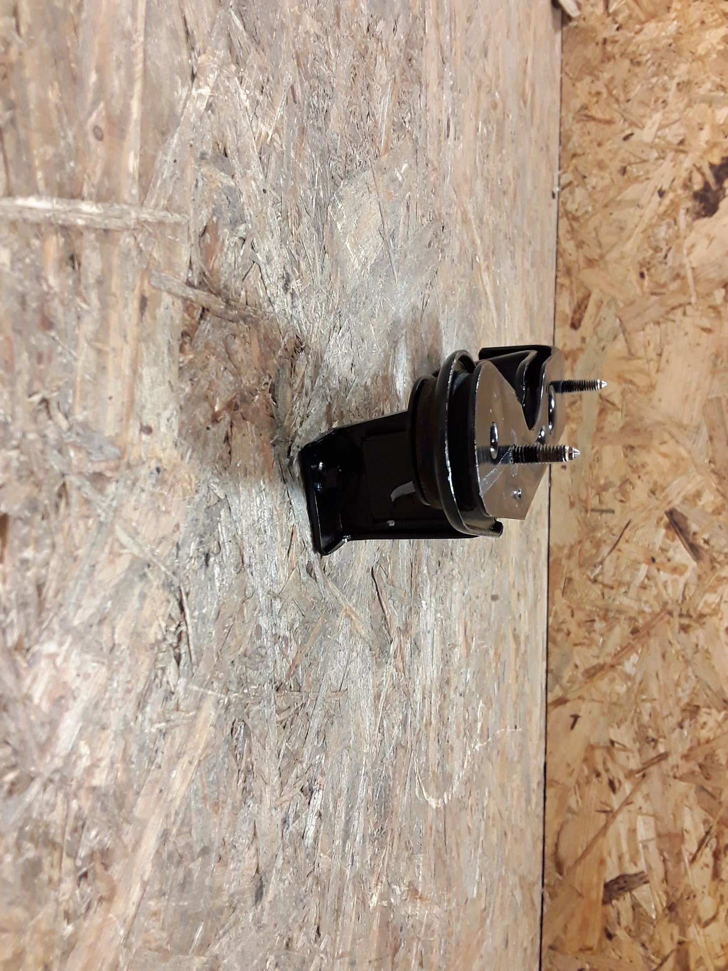 Golf 3 Halter für Aufpralldämpfer links original VW NEU