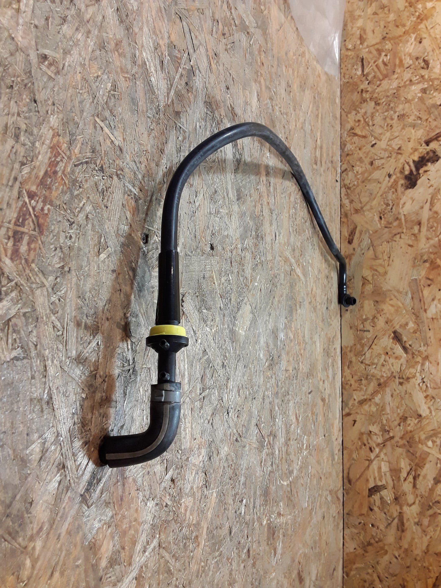 Golf 3 Unterdruckrohr mit Rückschlagventil für Bremskraftverstärker original VW NEU