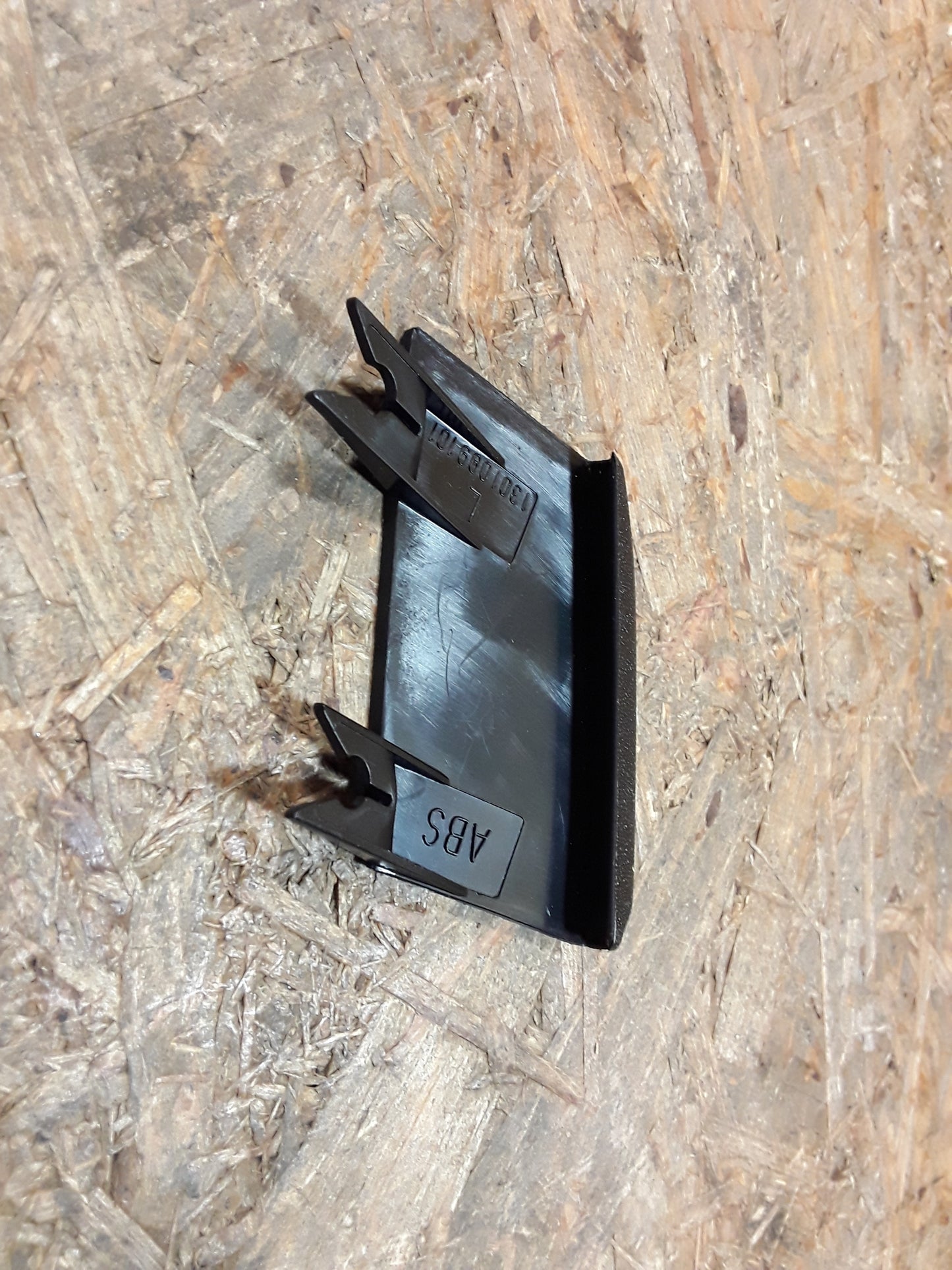 Omega A Blende links an Nebelscheinwerfer original GM Opel NEU