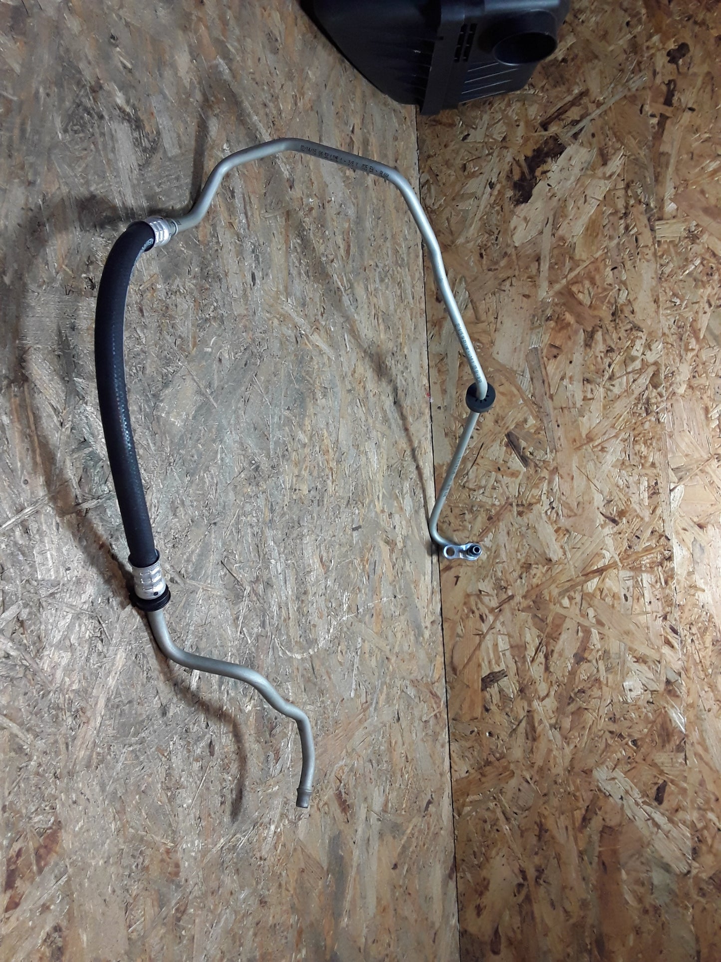 Astra J Zafira C Rohr an Ölkühler original GM Opel NEU