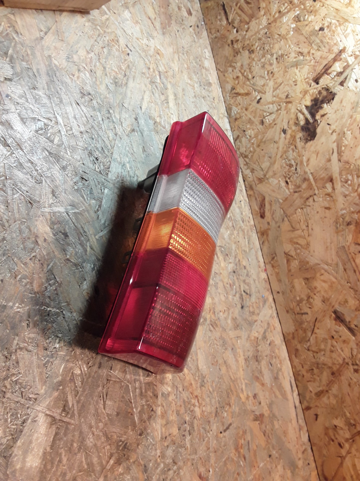 Astra F Caravan Heckleuchte links original GM Opel NEU