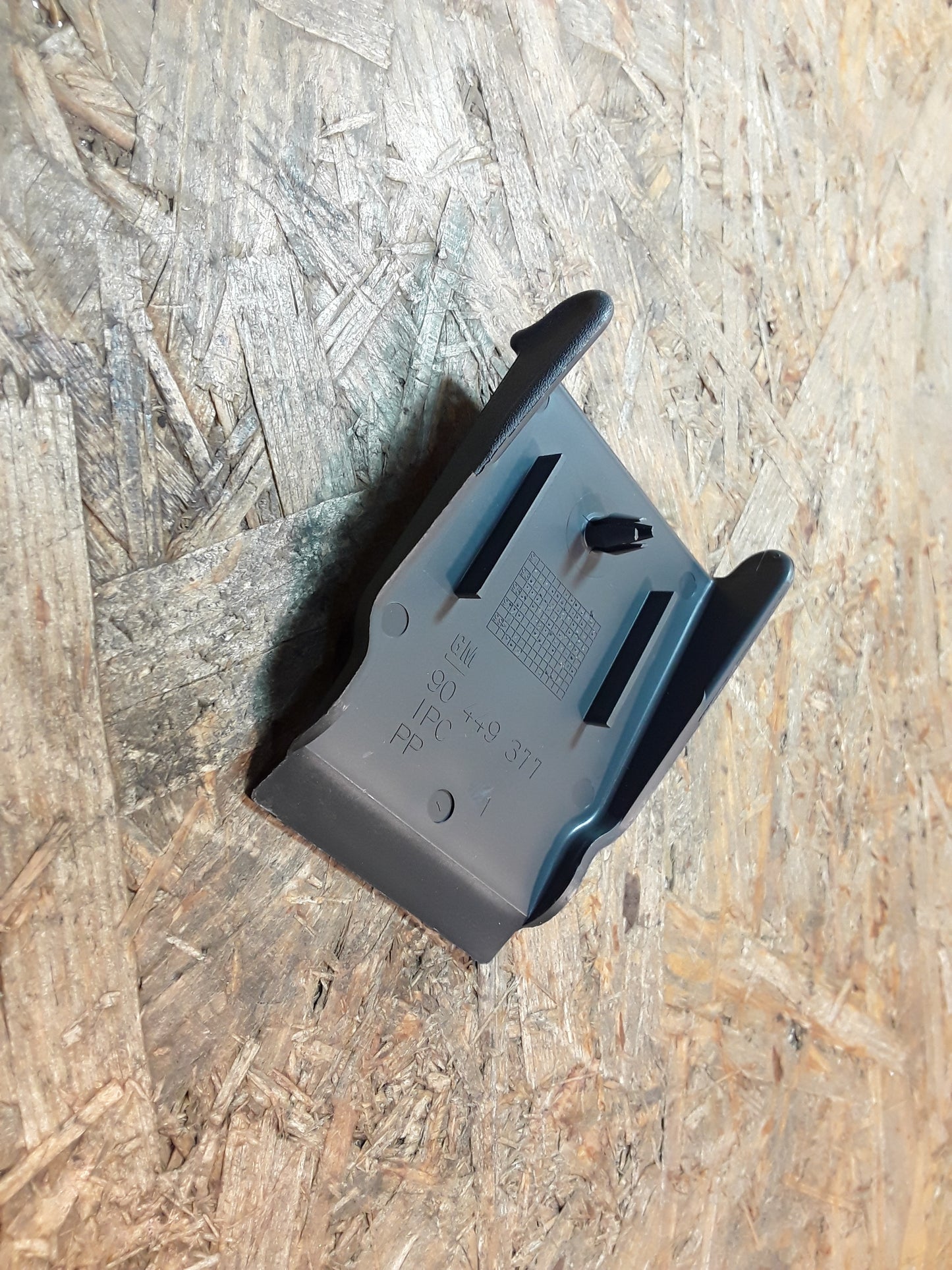 Astra F Abdeckung Scharnier grau an Bodenblech original GM Opel NEU