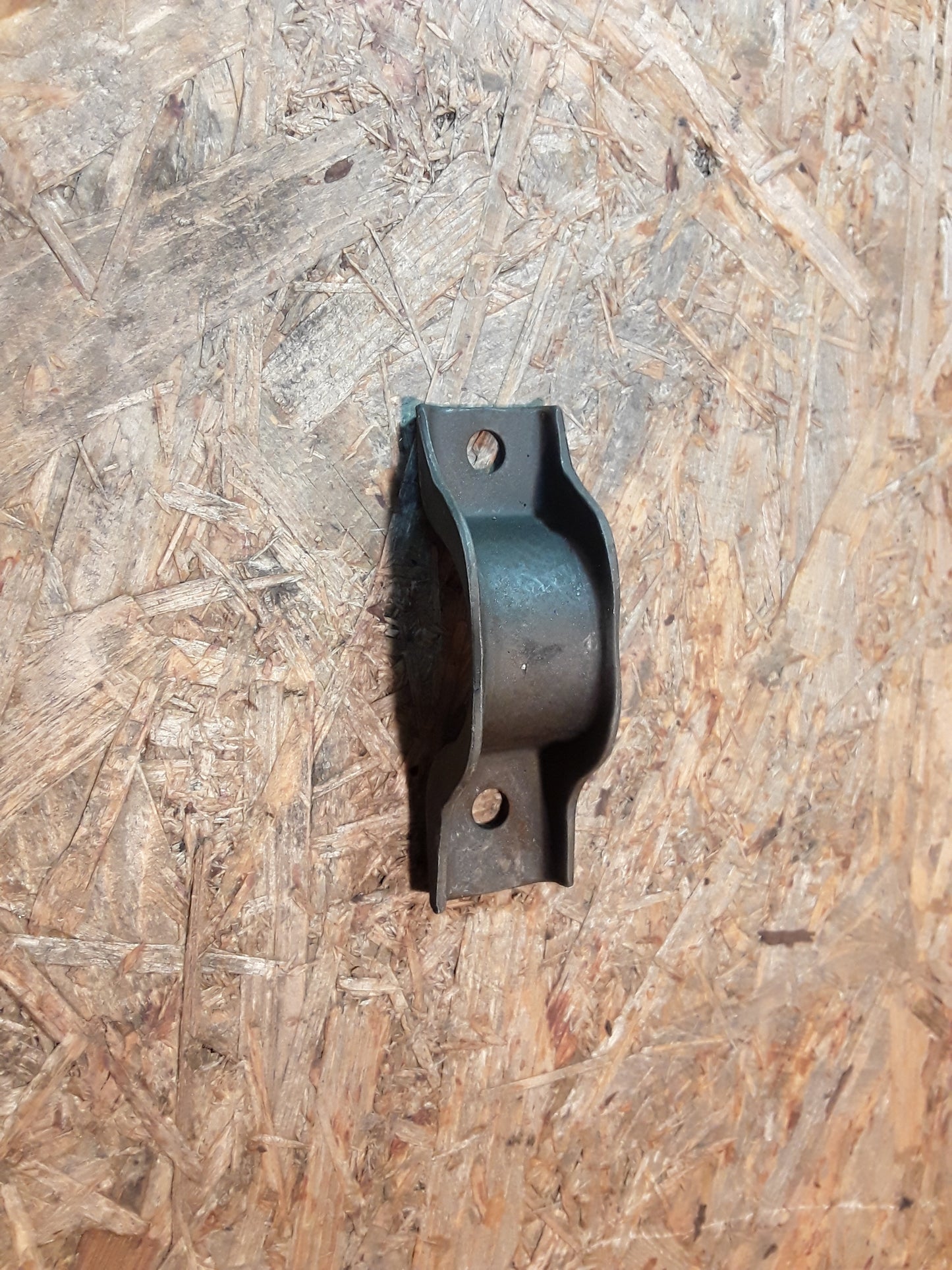 Rekord E Bügel Halter Auspuffrohr original GM Opel NEU