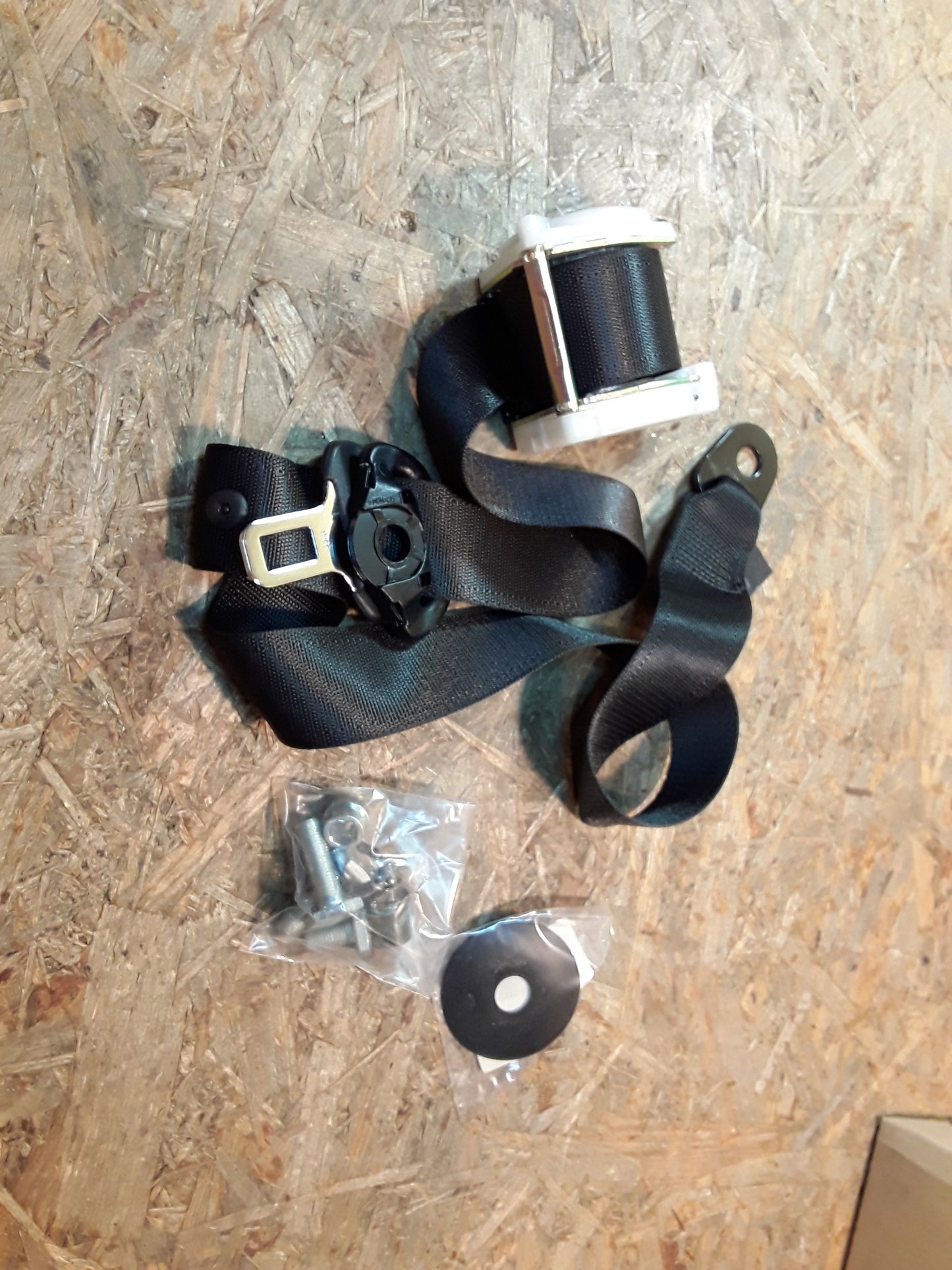 Vectra A Satz Sicherheitsgurt Vordersitz (mit Befestigungsteilen) rechts original GM Opel NEU