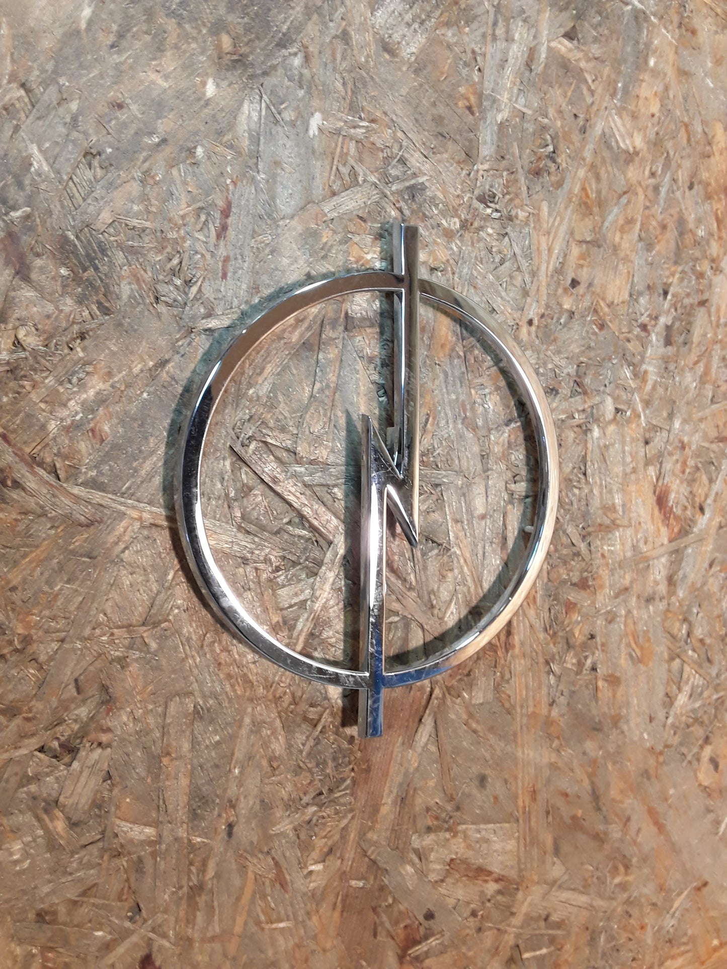 Ascona C Emblem Kühlergrill Motorhaube vorne Sockel original GM Opel NEU